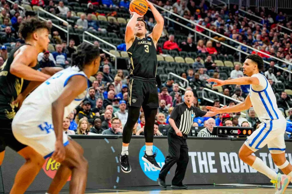 Jack Gohlke Becomes First Star of NCAA Tournament