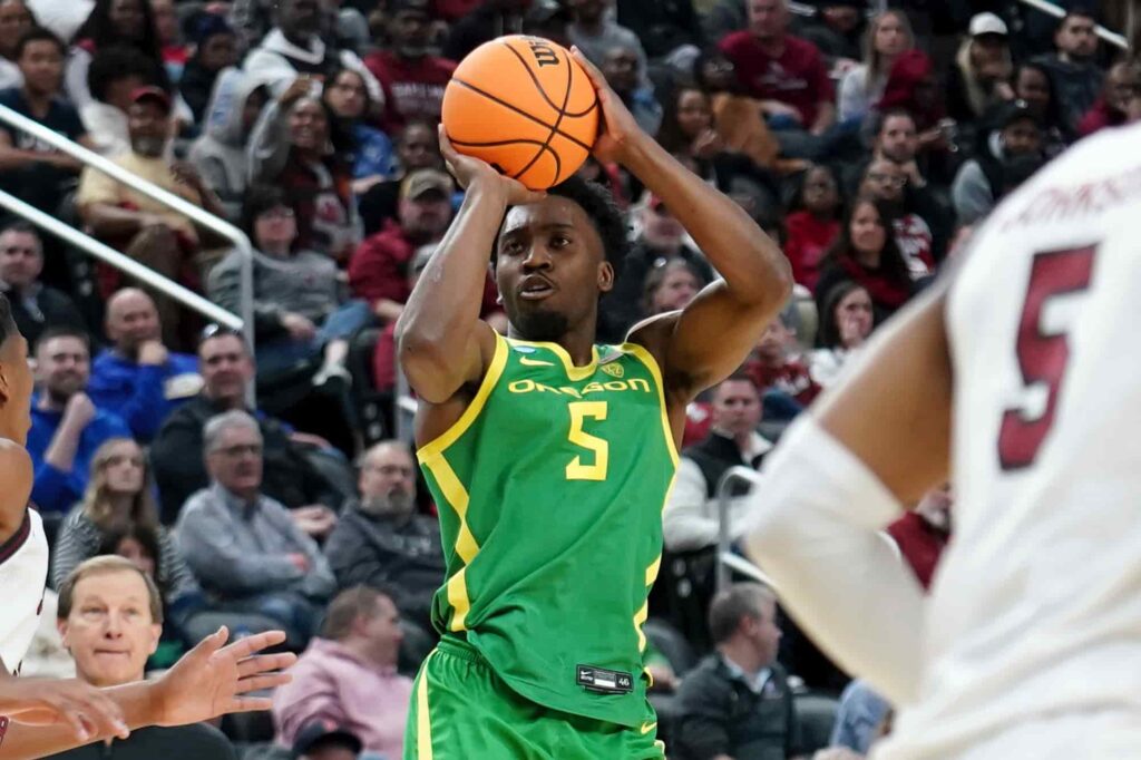 Oregon’s Jermaine Couisnard Scores 40 Against Former Team