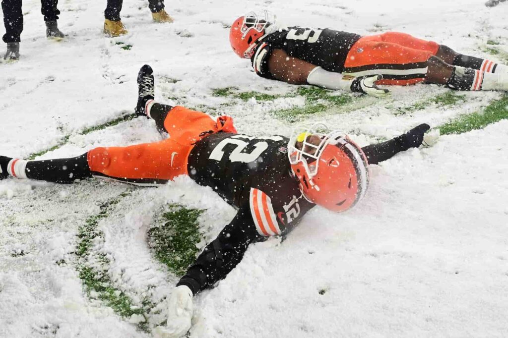 Division Rivalries Highlight NFL Week 12 Betting Preview